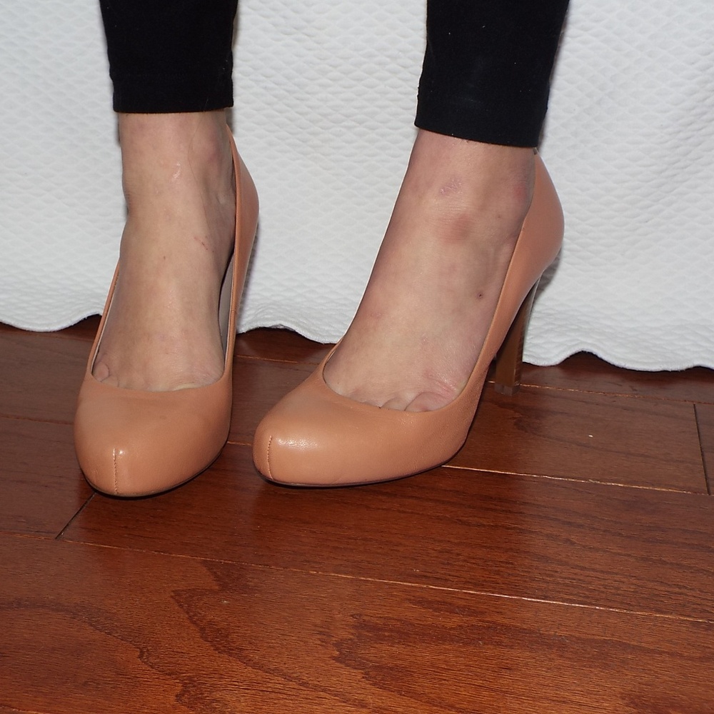 Franco Sarto Nude Pumps
